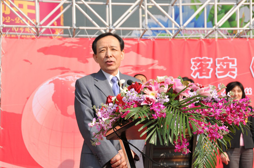 國家質(zhì)檢總局副局長蒲長城宣布國家質(zhì)檢總局2012年3?15國際消費(fèi)者權(quán)益日現(xiàn)場(chǎng)咨詢服務(wù)活動(dòng)開始。
